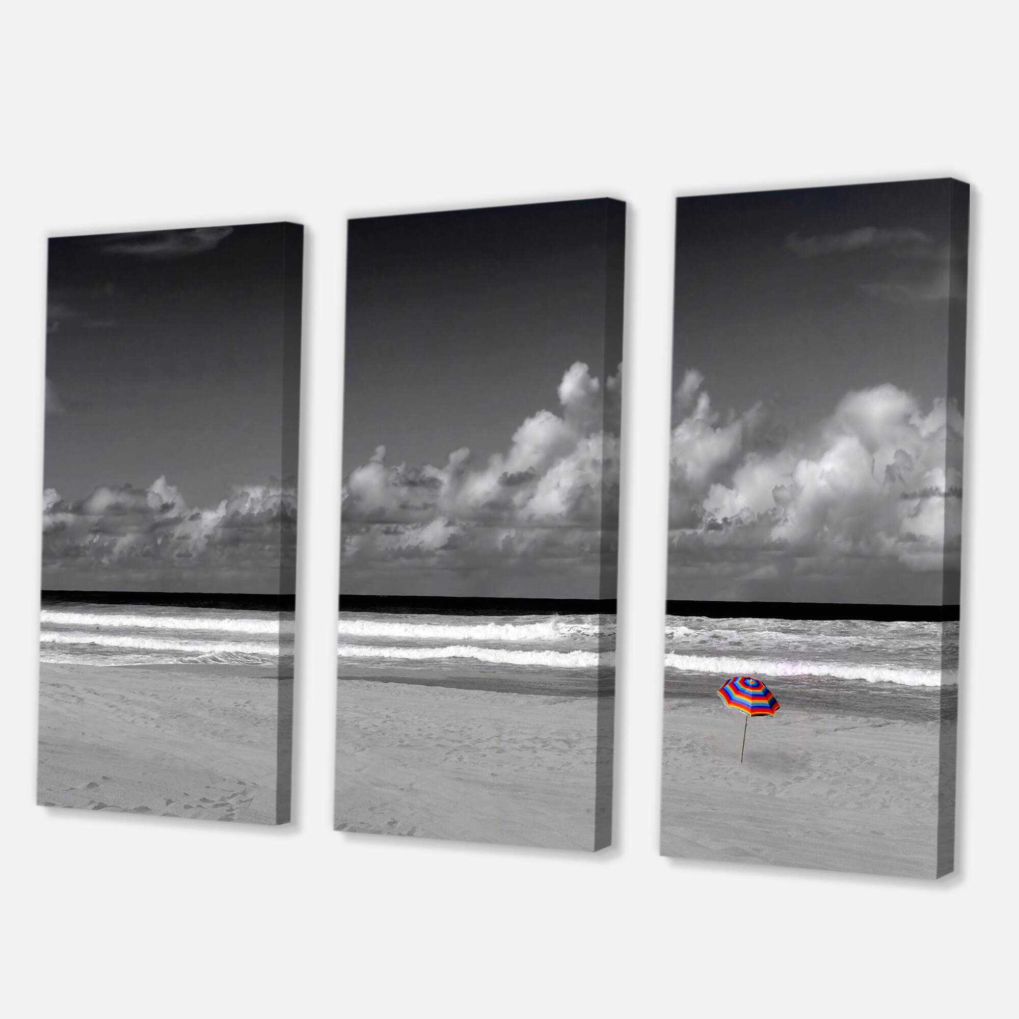 Designart - Monochrome Coastline Under Cloudy Sky